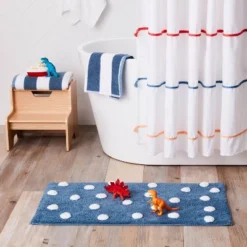Polka Dot Kids’ Bath Rug - Pillowfort™