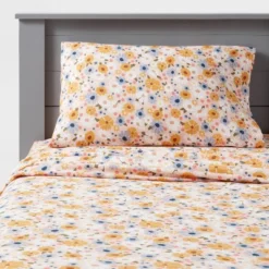 Vintage Floral Print Cotton Kids' Sheet Set - Pillowfort™ -Pillowfort Kids Cheap Store GUEST 6d20106b bca3 4f6d a563 3234b9188927