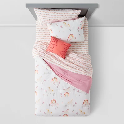 Unicorn Kids' Bedding Set With Sheets - Pillowfort™ 2 Unicorn Kids' Bedding Set With Sheets - Pillowfort™ - Image 2